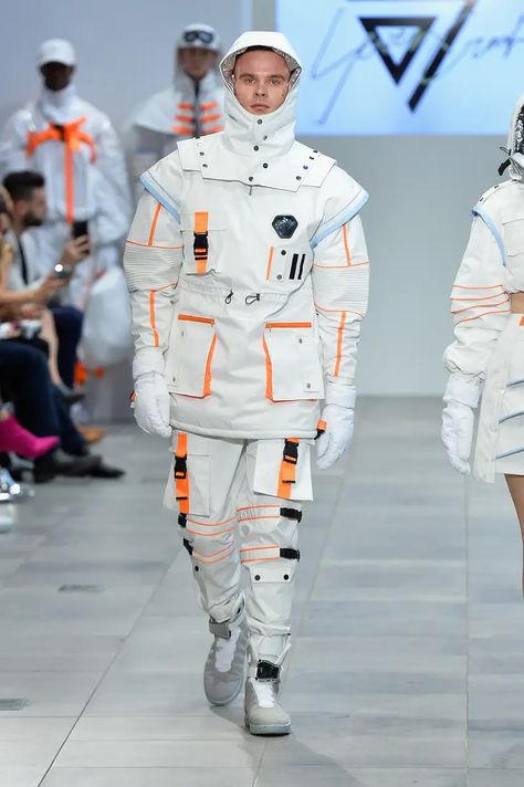 Space Fashion Futuristic, New York Fashion Week Outfits, Astronaut Fashion, Astronaut Outfit, Week Outfits, Wild Outfits, Space Fashion, Space Outfit, Fashion Aesthetics