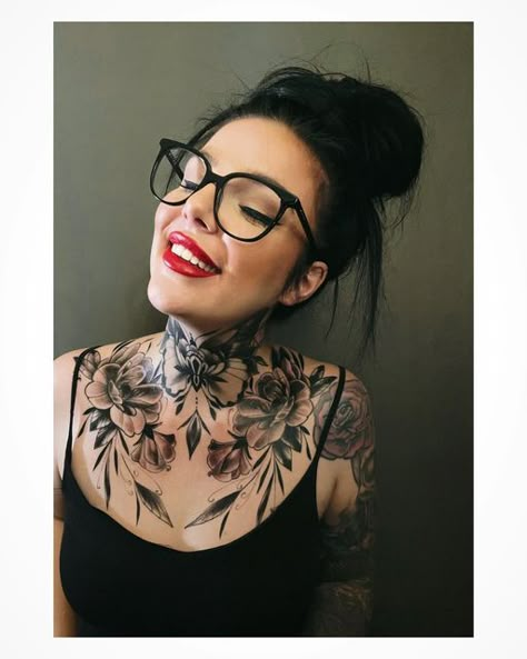 Women Full Neck Tattoo, Women Chest Neck Tattoo, Plus Size Neck Tattoo, Women's Neck Tattoo Design, Neotraditional Neck Tattoo, Neck Collar Tattoo, Women With Neck Tattoos, Elegant Chest Tattoo Female, Chin Tattoos For Women