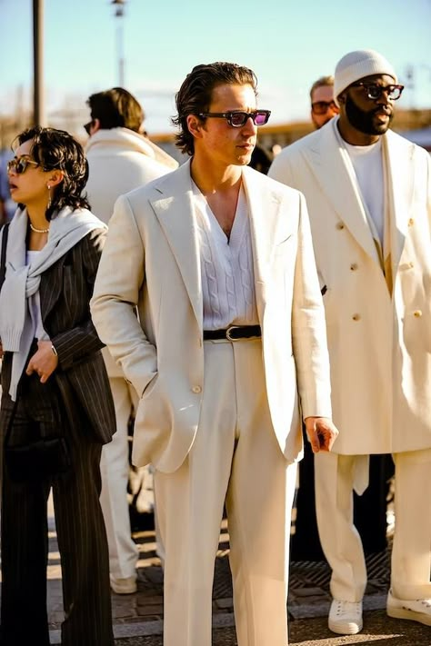 The Fits, Flash (And Watches) Of Pitti Uomo 2024 Italian Wedding Outfit Men, Suit For Wedding Mens, Men Style Quotes, Italian Style Men, Summer Wedding Men, Italy Street Style, Men's Suiting, Pitti Uomo Street Style, Italian Tailoring