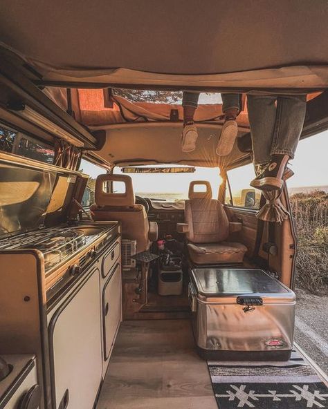 Vw Westfalia Campers, Camper Van Volkswagen, Westfalia Vanagon Interior Ideas, Volkswagen Camper Van Interior, Vw Vanagon Westfalia, Volkswagen Van Life, Vw Van Conversion, Vw Westfalia Interior Ideas, Vw Vanagon Interior Ideas