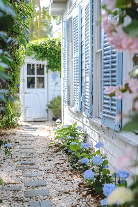 8 Coastal Cottage Design Tips – TastyInteriors Cute Coastal Cottage, Coastal Cottage Front Yard, Coastal Beach Cottage, French Seaside Cottage, English Beach Cottage, Coastal English Cottage, Blue And White House Exterior, French Beach Cottage, Seaside Cottage Aesthetic