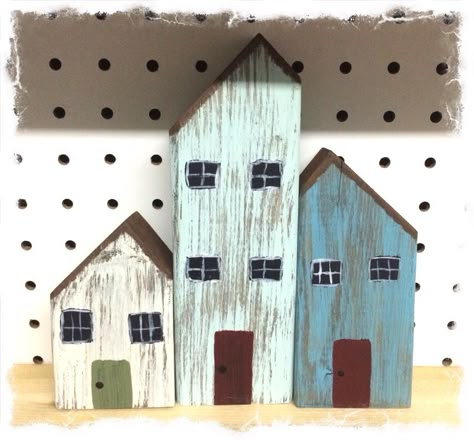 Diy Wooden House Decor, Decorative Wooden Houses, Little Wooden Houses Craft, Wooden Houses Craft Decor, Wooden Houses Diy, Small Wooden Houses Craft, Diy Wooden Houses, Wooden Houses Craft, Diy Wooden House