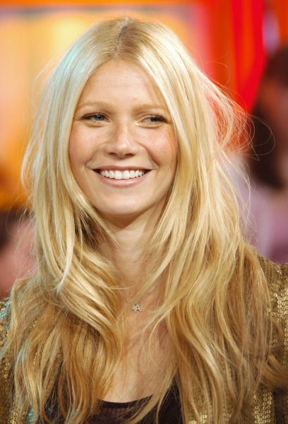 Gwenyth Paltrow Bangs, Gwen Paltrow Hair, Gwenneth Paltrow Hair, Long Blonde Hair With Bangs And Layers, Gigi Hadid Blonde Hair, Long 80s Hair, Blonde Long Shag, Gwenyth Paltrow Hair, Undone Hairstyles