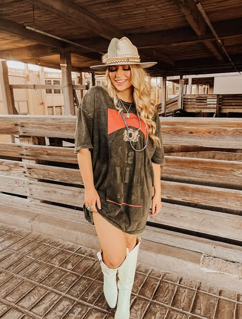 Dress For A Country Concert, Food Truck Festival Outfit, Bun B Concert Outfit, Country Rock Concert Outfit Plus Size, Cute Nashville Outfits Summer Going Out, Oversized Tshirt Dress Outfit Western, Duelo Concert Outfit, T Shirt Dress With Cowgirl Boots, Plus Size Summer Country Concert Outfit