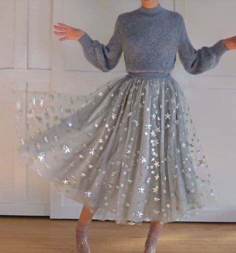 Pick your #tulleskirt by #lirikamatoshi 🌟🌟🌟 Rok Tile, Stars Skirt, Lirika Matoshi, Outfit 2020, Simple Top, Beauty Dress, Glitter Stars, Mode Inspo, Looks Style