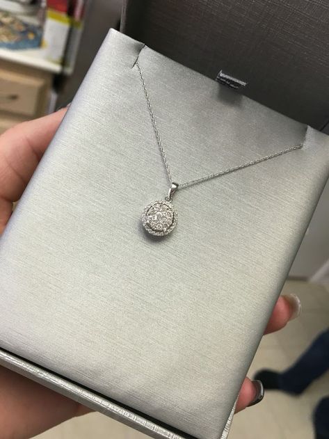 Necklaces From Boyfriend, Necklace From Boyfriend, Luxury Jewelry Diamond, Stylish Watches For Girls, Diamond Necklace Gift, Boyfriend Necklace, Sell Jewelry, Ankle Bracelets Diy, Jewelry Diamonds