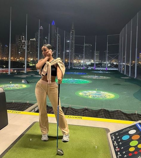 Cute Golf Outfit, Fly Girls, Fashion Travel Outfit, Photo Recreation, Streetwear Inspo, Pretty Babe, Rich Girl Aesthetic, Top Golf, Chill Outfits