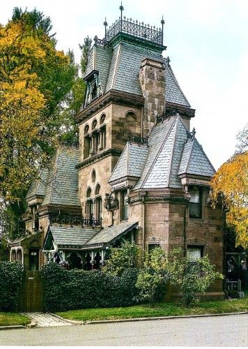 The gatekeeper's residence along Fort Hamilton Parkway, after restoration. Greenwood Cemetery Brooklyn, Abandoned Mansion For Sale, Greenwood Cemetery, Architecture Cool, Victorian Style Homes, Abandoned Mansions, Victorian Architecture, Victorian Houses, Beautiful Houses