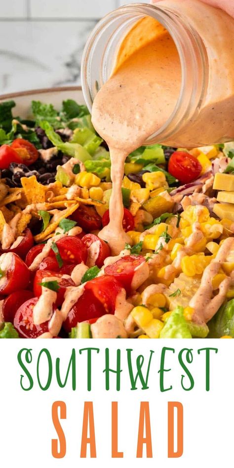 Southwest Salad Recipe, Mexican Salad Recipes, Southwest Chicken Salad, Southwest Salad, Chipotle Ranch, Mexican Salads, Chopped Salad Recipes, Salad Easy, Fresh Salad Recipes