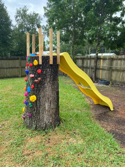 Natural Playground Diy Simple, Diy Outdoor Playscape, Diy Play Equipment Outdoor, Diy Backyard Slide, Forest Playground Diy, Back Yard Kid Friendly Ideas Diy, Tree Stump Playground, Outdoor Play Spaces Diy, Dirt Play Area