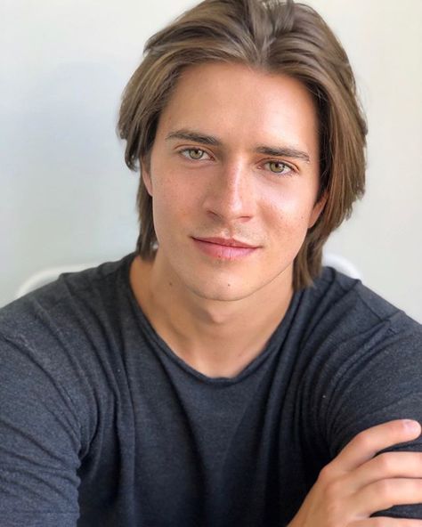 Billy Unger https://familytron.com/billy-unger/ William Brent, Chase Davenport, Billy Unger, Sonny With A Chance, Lab Rats, Jamie Lee Curtis, Vampire Academy, Email Id, Young Actors