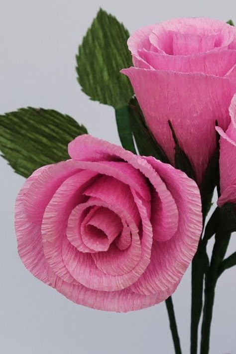 Crepe Paper Roses Tutorial, Crepe Paper Rose, Paper Flowers Roses, Crepe Paper Flowers Tutorial, Paper Flower Wall Art, Paper Roses Diy, Crepe Paper Crafts, Crepe Paper Flowers Diy, Crepe Paper Roses