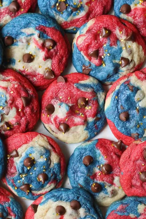 Let's all get a little patriotic, shall we? Patriotic Chocolate Chip Cookies are red, white and blue, easy to make, and totally festive! Red White And Blue Cookies, 4th July Food, Patriotic Recipes, Patriotic Cookies, 4th Of July Food, Patriotic Desserts, Patriotic Food, July Desserts, Blue Desserts