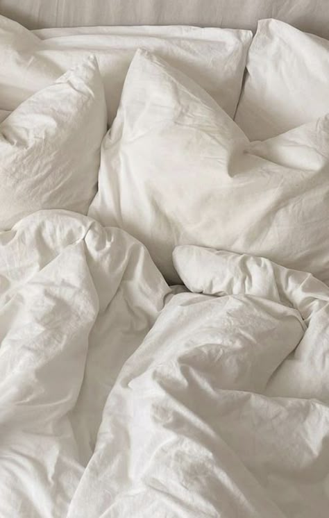 Comfy Sheets Aesthetic, Aesthetic Bedding Minimalist, Soft Things Aesthetic, Sleep Vision Board Aesthetic, Relaxing In Bed Aesthetic, Get Enough Sleep Aesthetic, Fluffy Bedding Aesthetic, Clean Sheets Aesthetic, Bedding Aesthetic Cozy