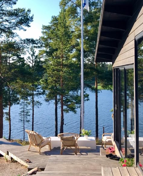 Swedish Lake House, Backyard With View, Summer Cabin Aesthetic, Wooden Home Interior, Woodsy Home, New House Aesthetic, Cabin Backyard, Lake House Aesthetic, Scandinavian Summer House