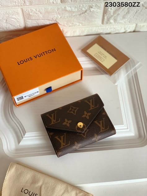 Wallet Designer Women, Louis Vuitton Mini Wallet, Lv Small Wallet, Lv Wallet Aesthetic, Luxury Wallet Aesthetic, Victorine Wallet Louis Vuitton, Louis Vuitton Wallet Aesthetic, Louis Vuitton Wallets, Lv Wallet Women