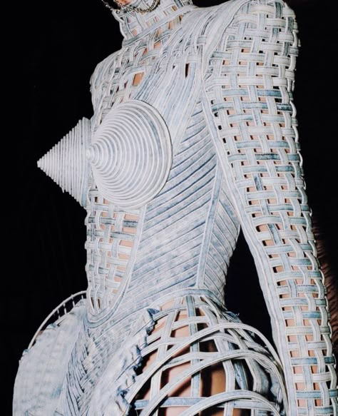 Boho Attire, Fall 2022 Couture, Jean Paul Gaultier Couture, Gaultier Couture, Coachella 2022, Jean Paul Gaultier Haute Couture, 2022 Couture, Texture Ideas, Artist Research