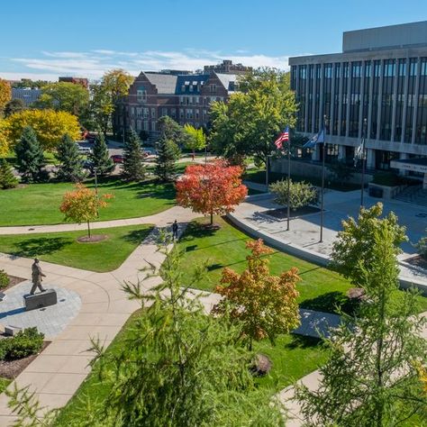 Michigan State University Campus, University Aesthetic, College Tour, Lansing Michigan, Dream College, Dream School, Michigan State University, Cute Family, Michigan State