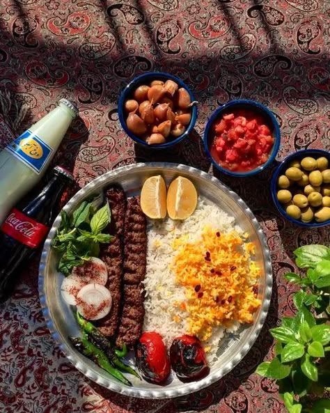 Iranian Nude Food (@persian_food_) on X Turkish Vibes, Garden Nursery Theme, Persian Food Iranian Cuisine, Persian Aesthetic, Yummy Lunch Recipes, Food Iranian, Food Persian, Black Girls Luxury, Persian Decor