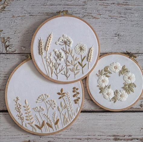 Embroidery Floss Crafts, Candlewicking Embroidery, Embroidered Canvas Art, Embroidery Hoop Art Diy, Boho Embroidery, Diy Embroidery Designs, Basic Embroidery Stitches, Embroidery Stitches Tutorial, Hand Embroidery Projects