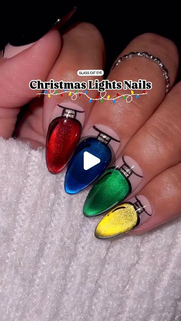 Christmas Nails Cats Eye, Cat Eye Christmas Light Nails, Cat Eyes Christmas Nails, Lightbulb Nails Christmas, Christmas Nail Cat Eye, Light Bulb Nails Christmas, Christmas Light Bulb Nails, Holiday Nails Cat Eye, Christmas Lights On Nails