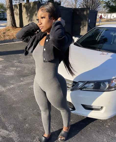 Grey Bodysuit Outfit Winter, Gray Bodysuit Outfit Baddie, Grey Jumpsuit Outfit Ideas, Jumpsuit Outfit Black Women With Jacket, Grey Body Suit Outfits, Grey Jumpsuit Outfit Casual, Black Jumpsuit Jean Jacket Outfit, Bodysuit With Jean Jacket, Grey Bodysuit Outfit Baddie