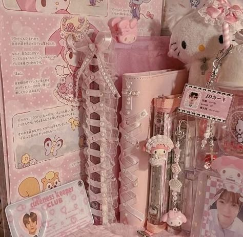 Pretty School Supplies, Studera Motivation, Hello Kitty Merchandise, Cute Stationary School Supplies, Cute School Stationary, Hello Kitty Rooms, Soft Pink Theme, Hello Kit, Cute Stationary