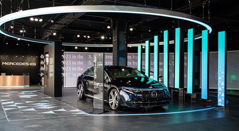 Car Showroom Interior, Car Expo, Bmw Electric, Car Showroom Design, Electric Transportation, Chelsea Market, Exhibition Stand Design, Car Museum, Car Showroom