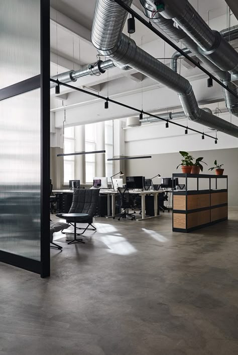 Industrial Office Space, Industrial Office Decor, Urban Industrial Decor, Warehouse Office, Industrial Office Design, Cool Office Space, Modern Office Interiors, Loft Office, Loft Stil