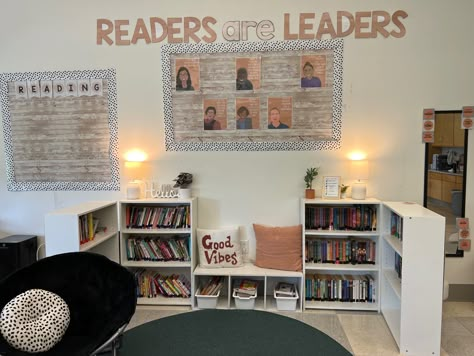 Boho Book Corner Classroom, Classroom Reading Decor, Kindergarten Classroom Book Corner, Cozy Library Classroom, Reading Lab Classroom Decor, Classroom Library Corner Ideas, Reading Space In Classroom, Reading Corners In Classrooms, Library Area In Classroom