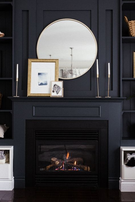 Beautiful ideas and inspiration that feature accent walls with fireplaces as part of the design. Which idea will be perfect for your living room? Black Fireplace Wall, Salon Art Deco, Fireplace Accent Walls, Black Feature Wall, Paint Fireplace, Black Fireplace, Deco Originale, Fireplace Remodel, Fall Mantel Decorations