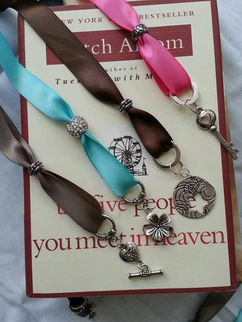 Adjustable Ribbon and Bead BOOKMARK Ribbon Bookmark Diy With Charms, Ribbon Bookmarks With Charms, Bookmarks With Charms, Beaded Bookmarks Diy, Bookmark Diy, Charm Bookmark, Bookmark Ideas, Beaded Bookmarks, Creative Diy Gifts