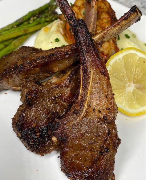 Lamb Chops Aesthetic, Lamb Chops Dinner, Chicken Aesthetic, Delicious Food Image, Dinner Aesthetic, Cooking The Perfect Steak, Fire Food, Food Babe, Food O