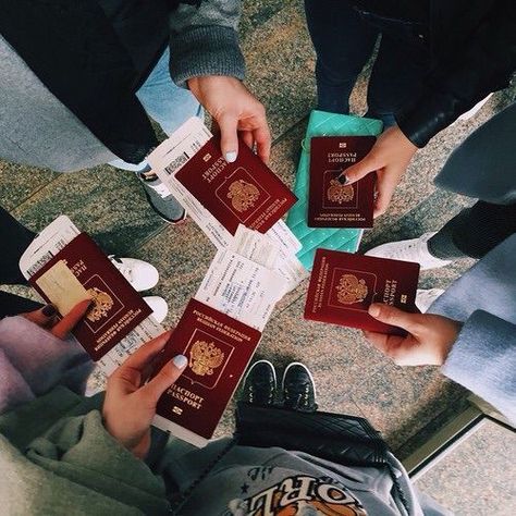 Travelling with friends Passport Online, Friend Goals, I Want To Travel, Friendship Goals, Travel Goals, Travel Inspo, Friend Pictures, Cancun, Travel Pictures