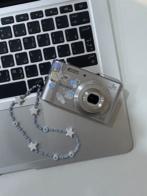 Digital Camera Deco, Sony Digital Camera Aesthetic, Digital Camera Decorations, Sony Cybershot Camera Aesthetic, Digital Camera Decorated, Sony Camera Aesthetic, Cute Cameras, Sony Cybershot Camera, Cam Aesthetic