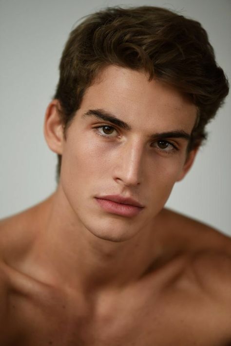 Brown Hair Brown Eyes Guy, Amerigo Valenti, Brown Hair And Hazel Eyes, Brown Eye Boys, Brown Hair Boy, Brown Hair Men, Cute Eyeshadow Looks, Brown Hair Brown Eyes, Model Face