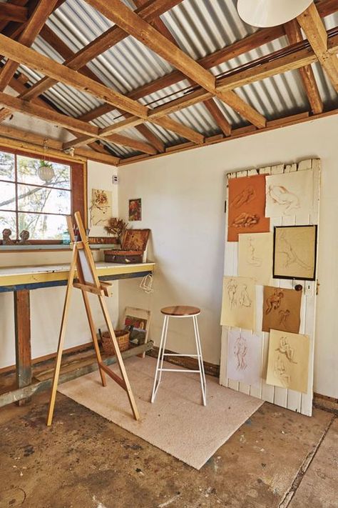 Art Studio Shed Interior, Art Shed Ideas, Tiny She Shed, Rustic She Shed, She Shed Diy, She Shed Art Studio, Art Studio Shed, Shed Homes Interior, Shed Decorating Ideas