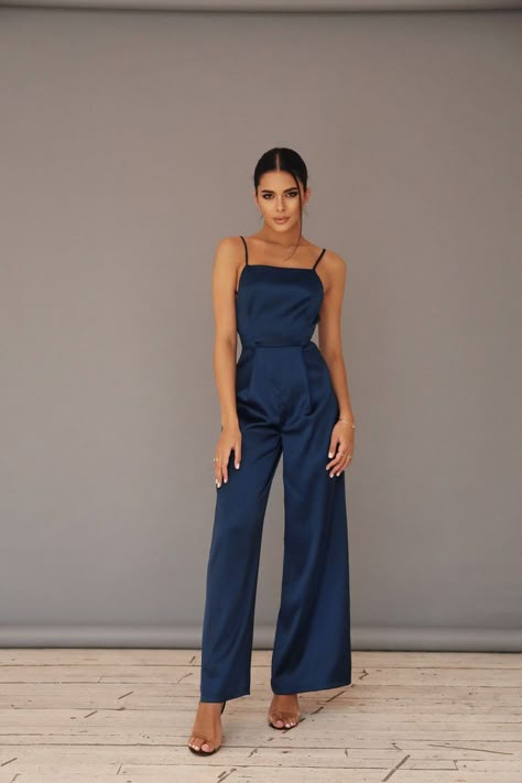 Prom Jumpsuit Classy, Jumpsuit Outfit Wedding, Jumpsuit Prom, Prom Jumpsuit, Fancy Jumpsuit, Overalls Outfits, Jumpsuit For Wedding Guest, Grad Outfits, Formal Top