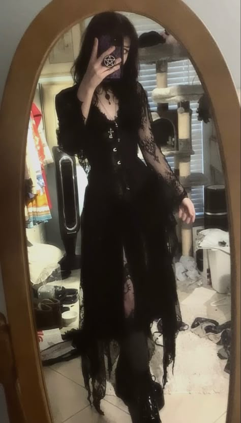 Black Goth Dress Aesthetic, Emo Dress Aesthetic, Gothic Style Dress, Horrorcore Aesthetic Outfits, Goth Outfits With Long Skirts, Goth Prom Ideas, Goth Outfits Concert, Goth Aesthetic Dress, Gothic Witch Aesthetic Outfits