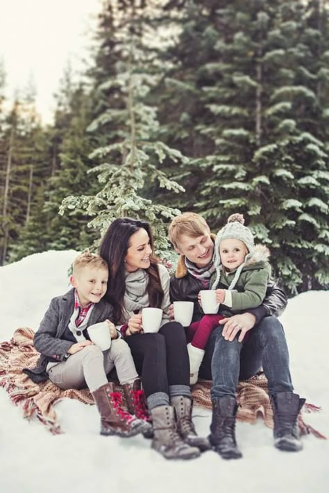 Winter family photos, couple, husband, wife, son, daughter, romantic, romance, hot chocolate, snow, scarf, boots, blanket, trees, sun, Christmas, holiday. Family Picture In Snow, Family Portraits Winter, Family Winter Photoshoot Ideas, Hot Chocolate Family Photoshoot, Snow Pictures Family, Winter Christmas Photoshoot, Snow Photoshoot Ideas Family, Family Christmas Pictures Snow, Family Photo Ideas Winter