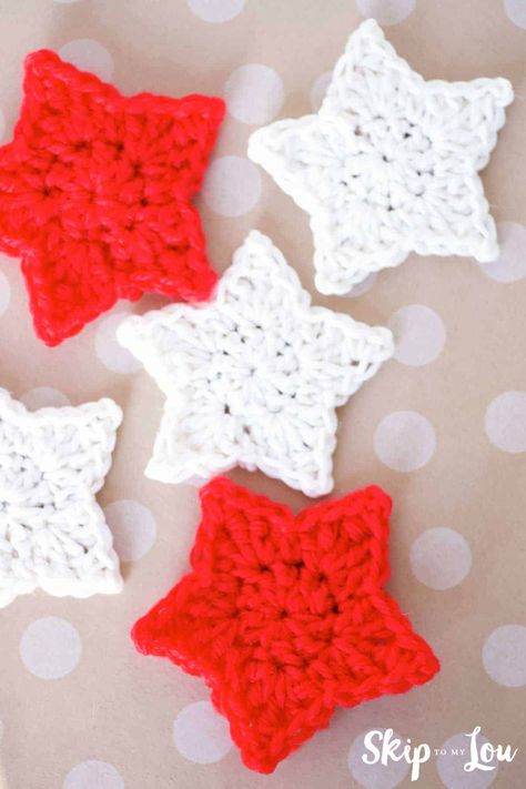 Looking for fun projects? If you love to crochet, you will love this free crochet star pattern. This easy crochet free pattern is perfect for making homemade gifts and ornaments. You can use any color combination you like to make your star shape stand out. I think ombre yarn is a great choice and the… How To Crochet A Star Easy Video, Crochet 4 Point Star, Star Crochet Pattern Free, Crochet Star Ornament, Star Ornament Pattern, Bridging To Brownies, Crochet Star Pattern, Christmas Mixed Media, Diy Christmas Door Decorations