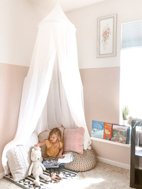 Toddler Reading Nook Girl, Teepee Reading Nook, Reading Nook Girls Bedroom, Girls Room Reading Corner, Toddler Room Reading Corner, Baby Reading Nook, Reading Nook Toddler Room, Toddler Girl Reading Corner, Reading Nook Nursery