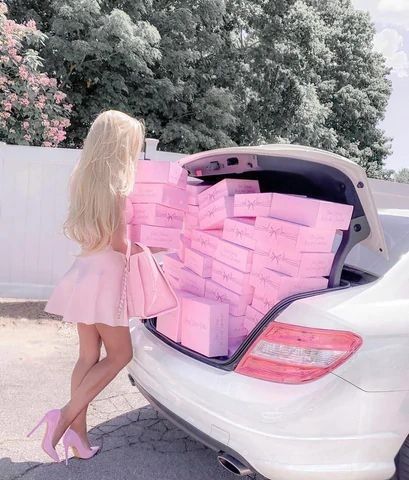 Caught Up, Look Rose, Personal Shopping Service, Barbie Aesthetic, Pink Lifestyle, Pretty Pink Princess, Barbie Core, Pink Life, Glam Metal