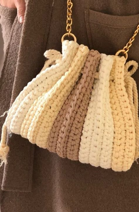 Tote Crochet, Handbags Patterns, Free Crochet Bag, Crochet Bag Tutorials, Crochet Bag Pattern Free, Mode Crochet, Crochet Braid, Crochet Business, Crochet Clutch