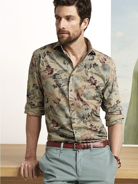 Floral Shirt Outfit, Mens Printed Shirts, Floral Shirts, Formal Mens Fashion, Men Fashion Casual Shirts, Mens Casual Dress Outfits, Stylish Mens Outfits, Mens Casual Dress, Summer Outfits Men