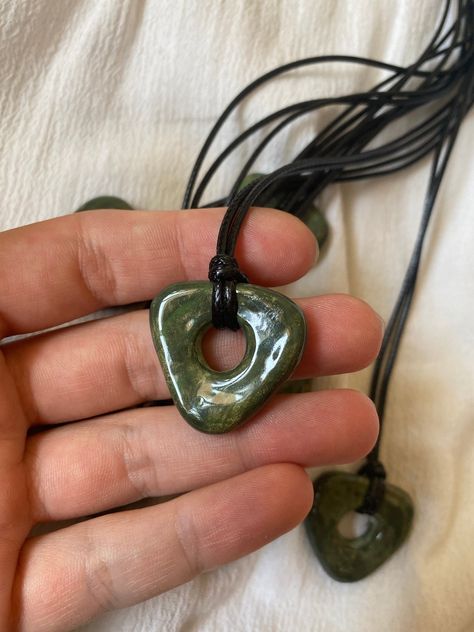 Coraline Looking Stone, Coraline Seeing Stone, Coraline Film, Coraline Movie, Ceramic Necklace, Pottery Crafts, Ceramics Ideas Pottery, Clay Necklace, Diy Clay Crafts