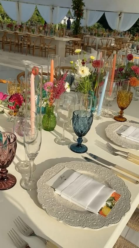 Elegant wedding table with a pop of color in 2022 | Wedding mood board, Wedding mood, Wedding table Wildflower Wedding Theme, Elegant Wedding Table, Fest Temaer, 21 Diner, Birthday Dinner Party, 2022 Wedding, Garden Party Wedding, Future Wedding Plans, Wildflower Wedding