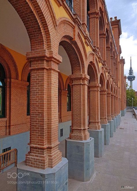 Brick Pillars, Brick Columns, Brick Works, Brick Detail, Brick Arch, Brick Construction, Brick Art, Classic House Exterior, Brick Masonry