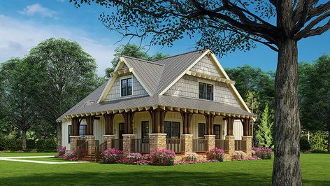 Craftsmen Style Homes, Adu Garage, Country Craftsman House, Craftsman Bungalow House Plans, Country Craftsman House Plans, Craftsman Style Bungalow, Hgtv House, Granny Pod, American House Plans