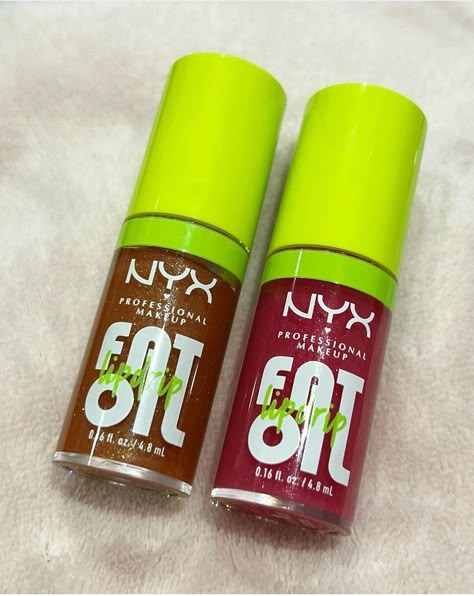 Nyc Fat Lip Oil, School Bag Packing, Makeup Products Dior, Nyc Lip Gloss, Nyx Fat Oil, Fat Oil, Makeup Bag Essentials, Lip Gloss Collection, Lip Shine